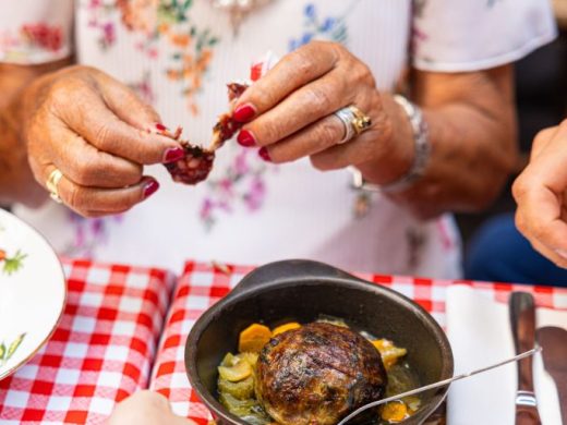 Restaurant de viande à Grenoble, mijotée à la cocotte